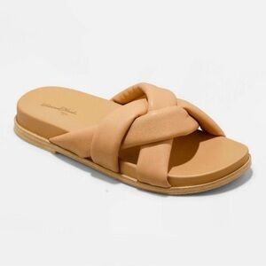 Universal Thread Women's Tan Sandals NWT size 11